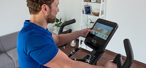 Vélo elliptique cardiostrong EX90 Touch Console interactive à écran tactile de 10,1 pouces