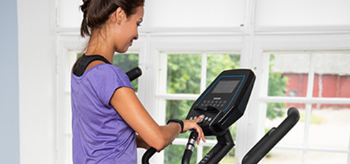 cardiostrong crosstrainer EX90 Plus Intuitiv: Konsol med enkel betjening