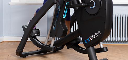 Bicicleta Elíptica cardiostrong EX90 Plus Bien pensada: diseño para ahorrar espacio y ofrecer una gran estabilidad
