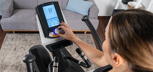 cardiostrong EX80 crosstraineri Suuri valikoima ohjelmia