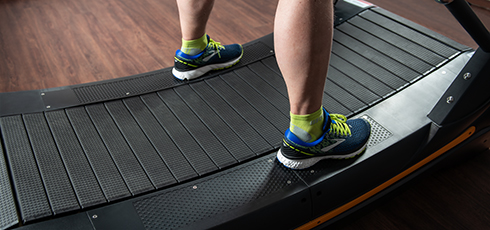 Taurus Run-X Curved Treadmill Breite Trittflächen 