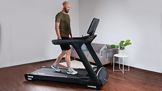 Taurus Laufband T9.9 Black Edition mit Entertainment-Konsole Für Rehabilitation und Physiotherapie